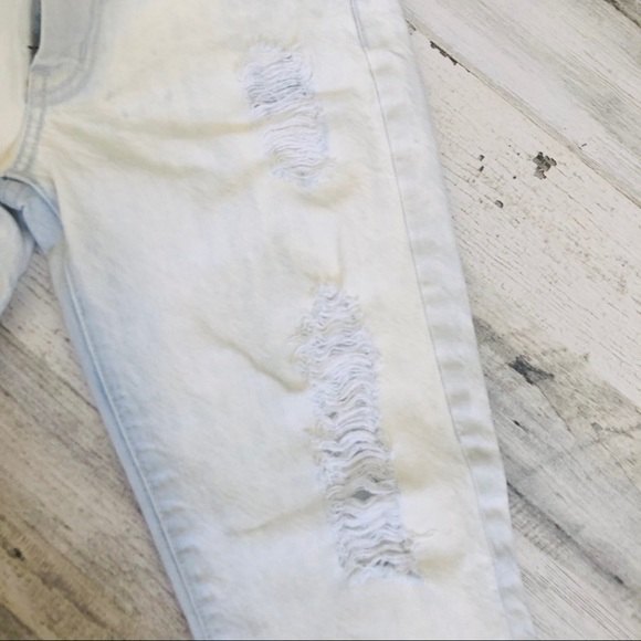 KORAL Women’s Size 24 Relaxed Distressed Skinny Jeans in Ice Wash - Picture 8 of 13